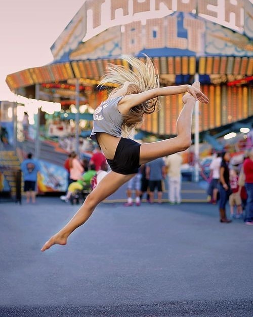 TellezDance's tweet photo. Bailar estimula la flexibilidad de tu cuerpo y aumenta tus niveles de energía.
Te esperamos hoy en clase de jazz juvenil 6pm, agenda tu clase muestra https://t.co/G4XXxjgnto