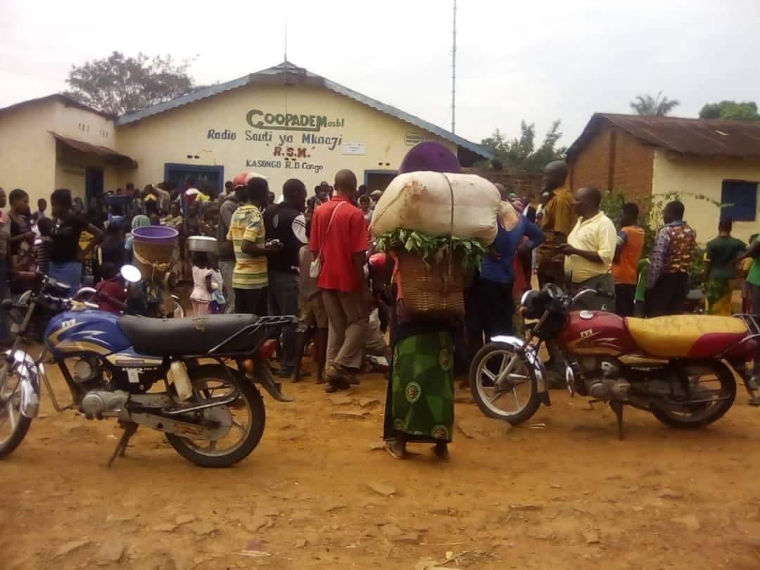 ambadrien's tweet image. Une radio au service de sa #Communauté 

La Radio Sauti ya Mkaaji (Salamabila), vient de faire un collecte de fonds [250'000Cdf], à travers l'opération "sauvons Neema", pour la prise en charge de transport Kasongo à Bukavu de la jeune-fille (pour les soins appropriés)

#Remack