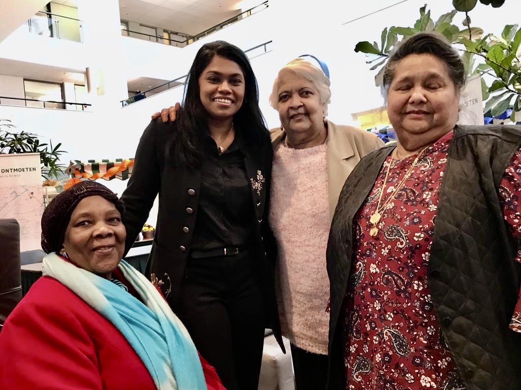 Bij de bijeenkomst van (ca 35) locaties #HaagsOntmoeten. Dank aan medewerkers, vrijwilligers, casemngs WMO, #JMO, bewoners, ouderenconsulenten welzijn, wijkverpleegkundigen, WMO zorgaanbieders en casemng dementie voor de inzet en het meedenken om <a href="/HaagsOntmoeten/">Haags Ontmoeten</a> vorm te geven.