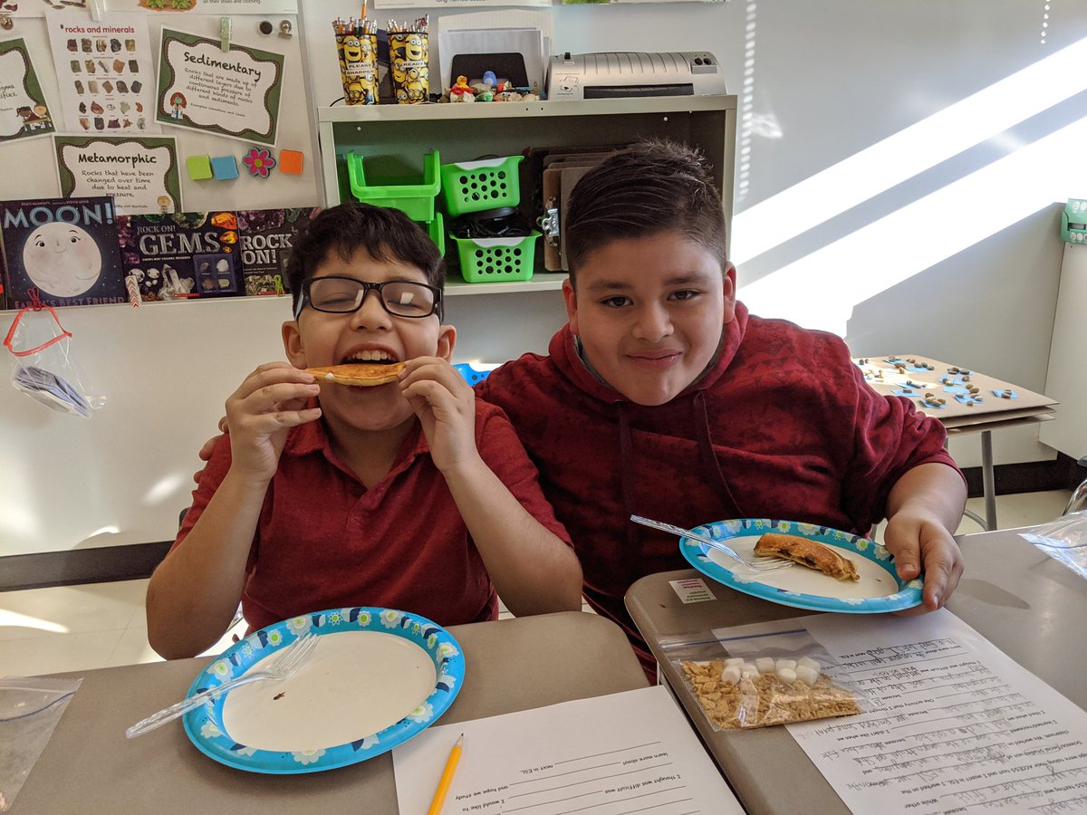 MurrinVeronika's tweet photo. Celebrating the end of ACCESS testing and looking forward to S'MORE fun in ESL!!!!!!! @VV_Voyagers #viewourstory#enjoytheview https://t.co/abnqCZJoWW
