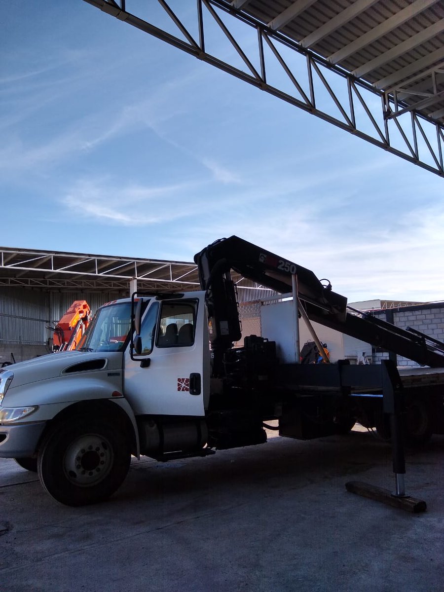 LayconM's tweet image. ¿CÓMO HACER CRECER TU NEGOCIO SI ESTÁS EN EL RAMO DE LA CONSTRUCCIÓN, O REQUIERES LEVANTAR PESADAS CARGAS?  💪🏗 
La solución es contar con una grúa articulada capaz de levantar pesadas cargas  
#grúasarticuladas #construcción