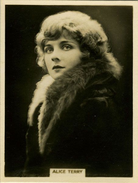 stars_silent's tweet photo. #AliceTerry https://t.co/OurUbcGOe3