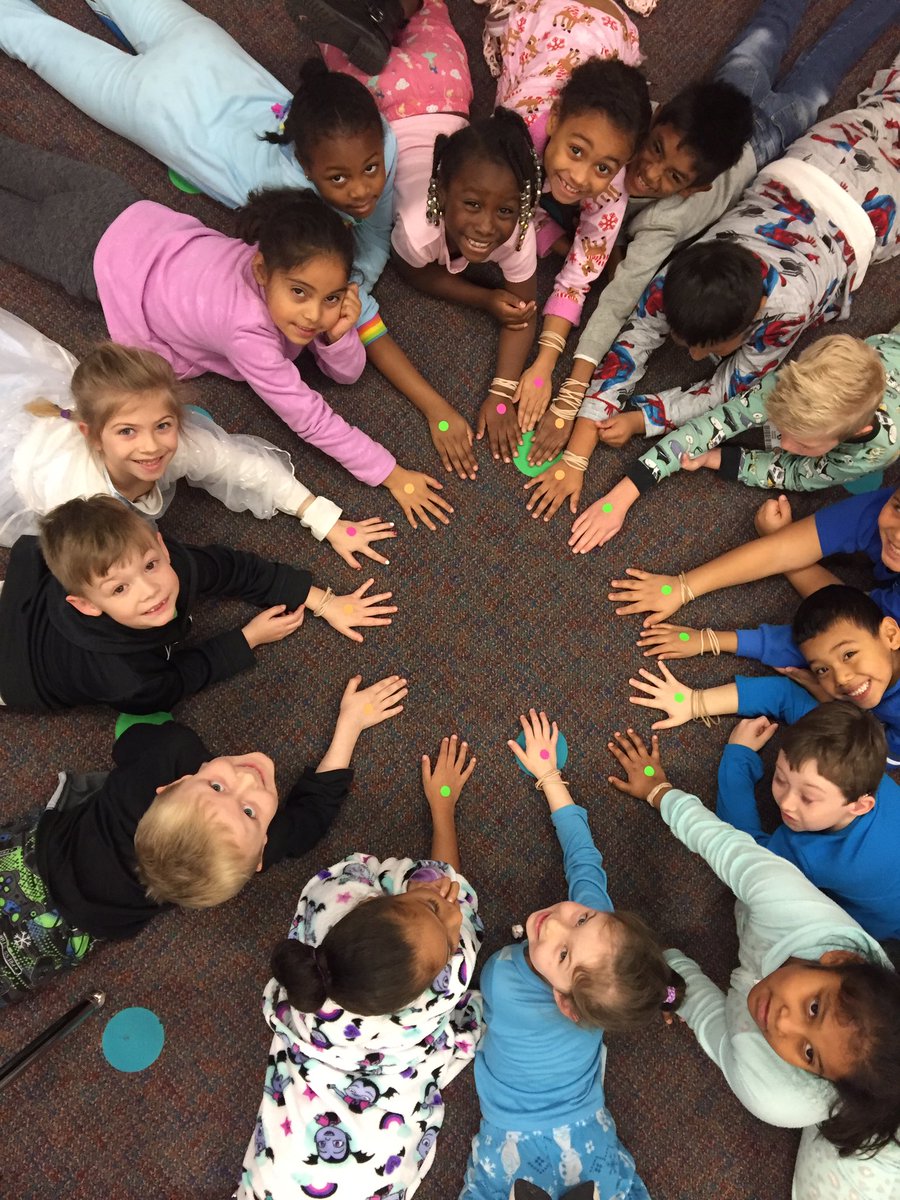1stMsHunter's tweet photo. Starting out Kindness Week with #littlespotofkindness #groWHere https://t.co/csb3tESBSl