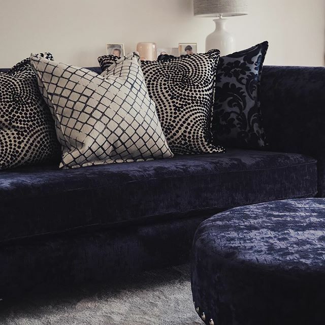 homewithabby's tweet photo. NEW SOFA DAY... (well, two sofas to be precise!)
-
I’ve been brave with my colour choice - meaning there’s no grey! 👋🏻 Our old sofa was a light grey Chesterfield, so these ones will take some getting used to. I can’t wait to finish this room now! ❤️ https://t.co/AfYrZaGudp https://t.co/cqozhip9GZ