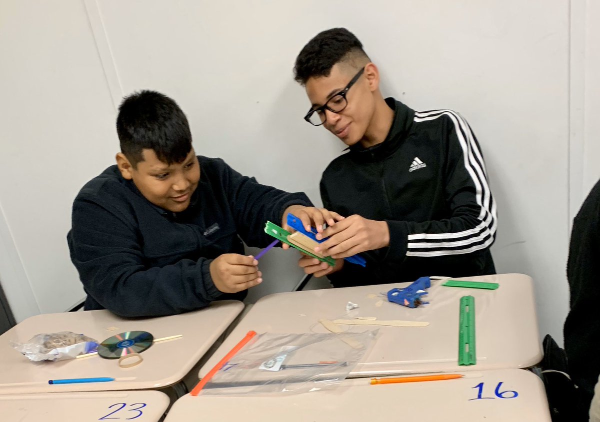 Khyde3428's tweet photo. Day 1 of creating Moustrap Cars in science. Hectic teacher day but AWESOME student involvement. I ❤️when I can get students to a higher level & think outside the box without them knowing 😂
@GoBucsSJHS #HydeAndTeach #6thgradeinprogress #southsideALLin https://t.co/M1sClUNtZs