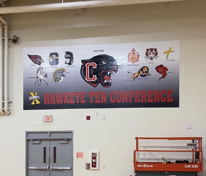 LashierGraphics's tweet photo. Happy to print and install this new gymnasium wall graphic for the Creston Community School District! Gymnasium graphics can be a great way to represent your conference!

#gymgraphics #largeformatprinting #installation #design https://t.co/VkZvxIzYCV