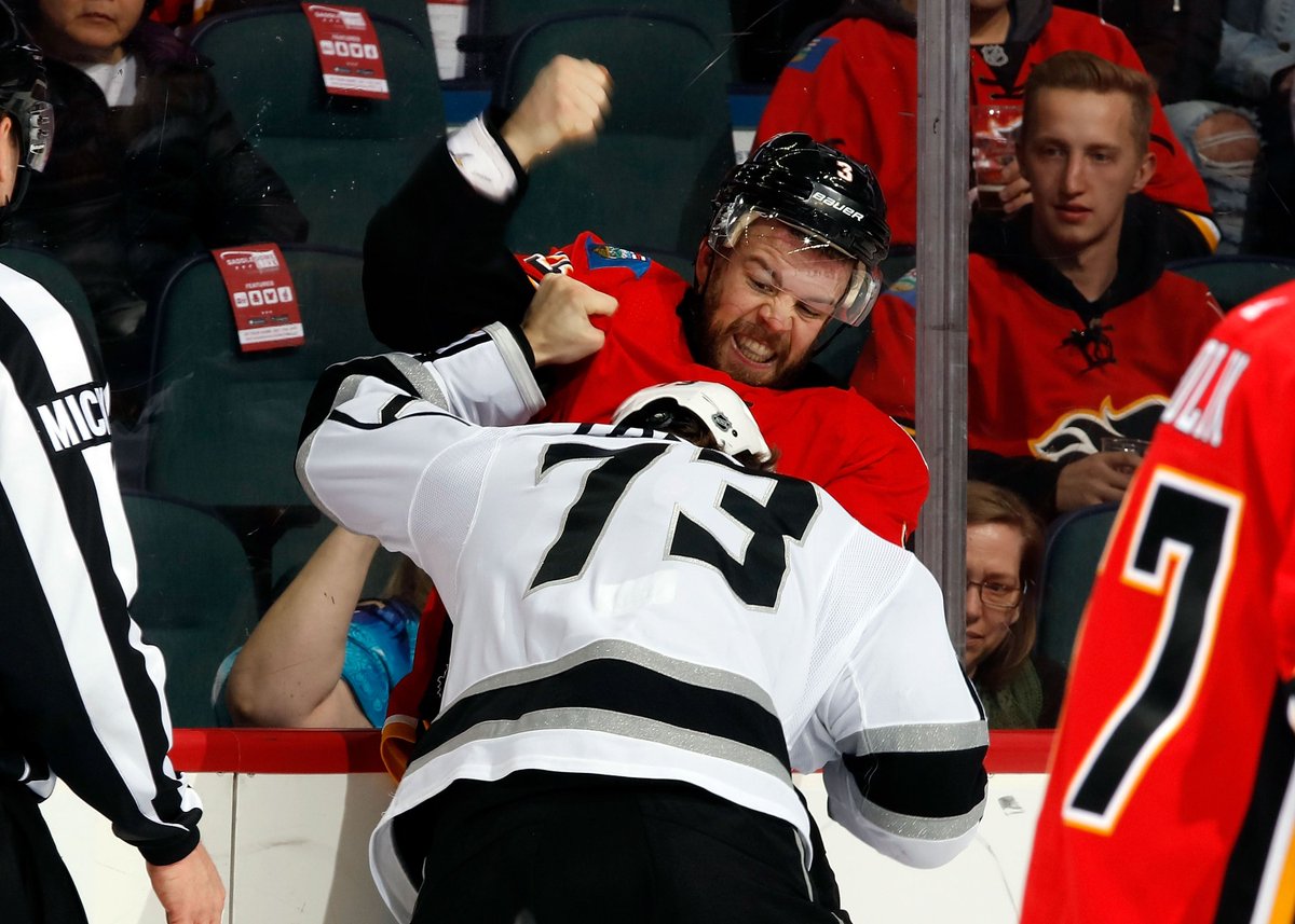 Happy we are teammates again <a href="/tytoff16/">Tyler Toffoli</a> 😂 #toughguys #manhug #teammates