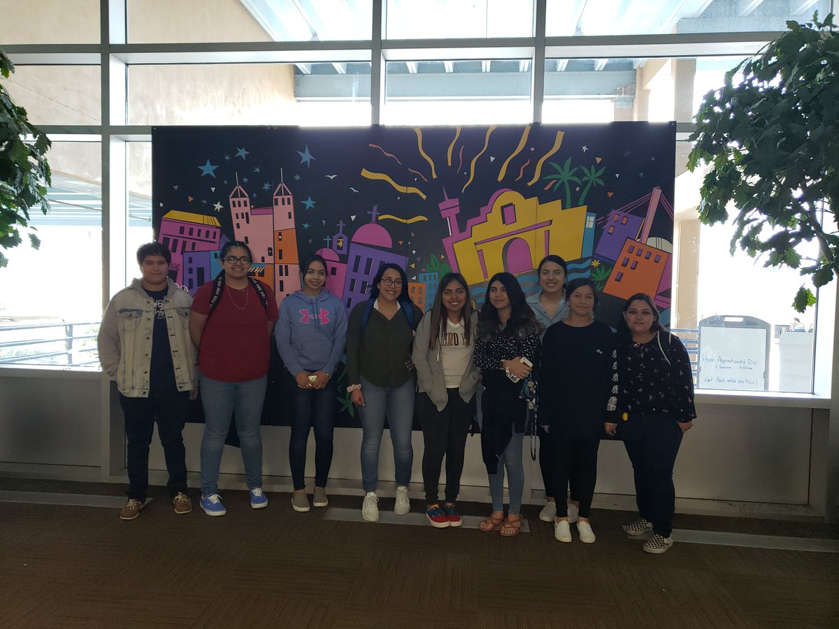 NicoleEEsparza's tweet photo. Ms. Rodriguez's @EISDMemorialHS @EISD_CTE #HealthScience scholars visit @HavenForHope and have lunch with @Judge_wolff during #SAWorks Job Shadow Day! Thank you for hosting our @EISDofSA scholars! #EdgewoodUnited #EdgewoodProud #DetailsMatter https://t.co/Di7cFwbJtQ