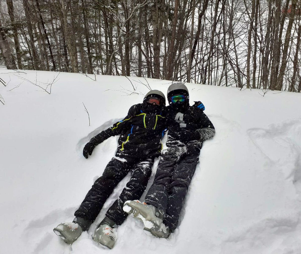 TGAS_PE's tweet image. Just having a little break in the soft powder #TGSkiUSA