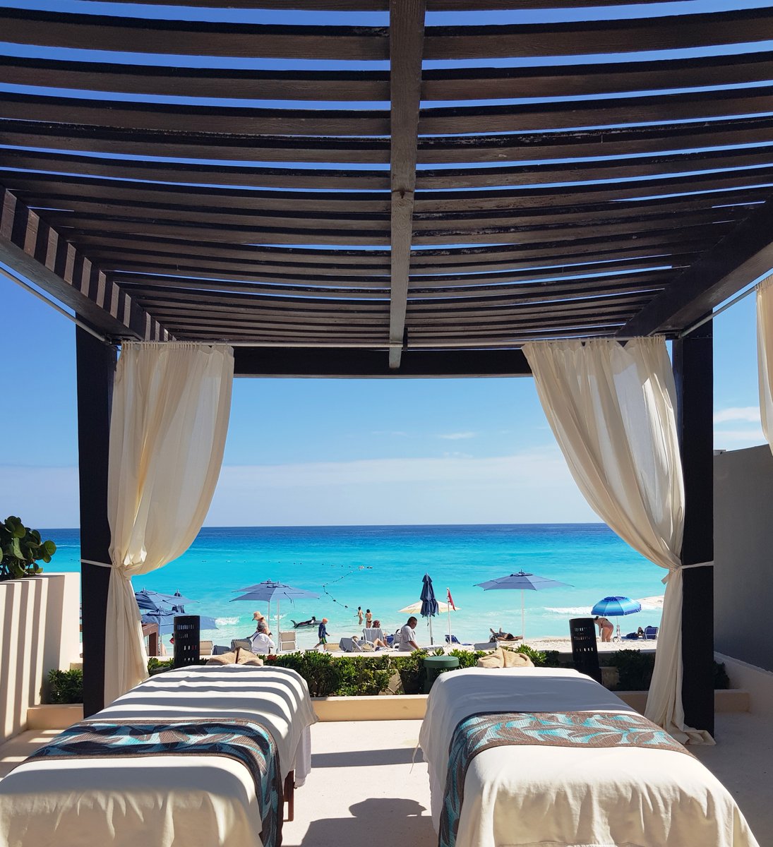SecretsResorts's tweet photo. Paradise: found. #SecretsTheVine https://t.co/PcNJHqeHDH https://t.co/GH7B3Zmdbk