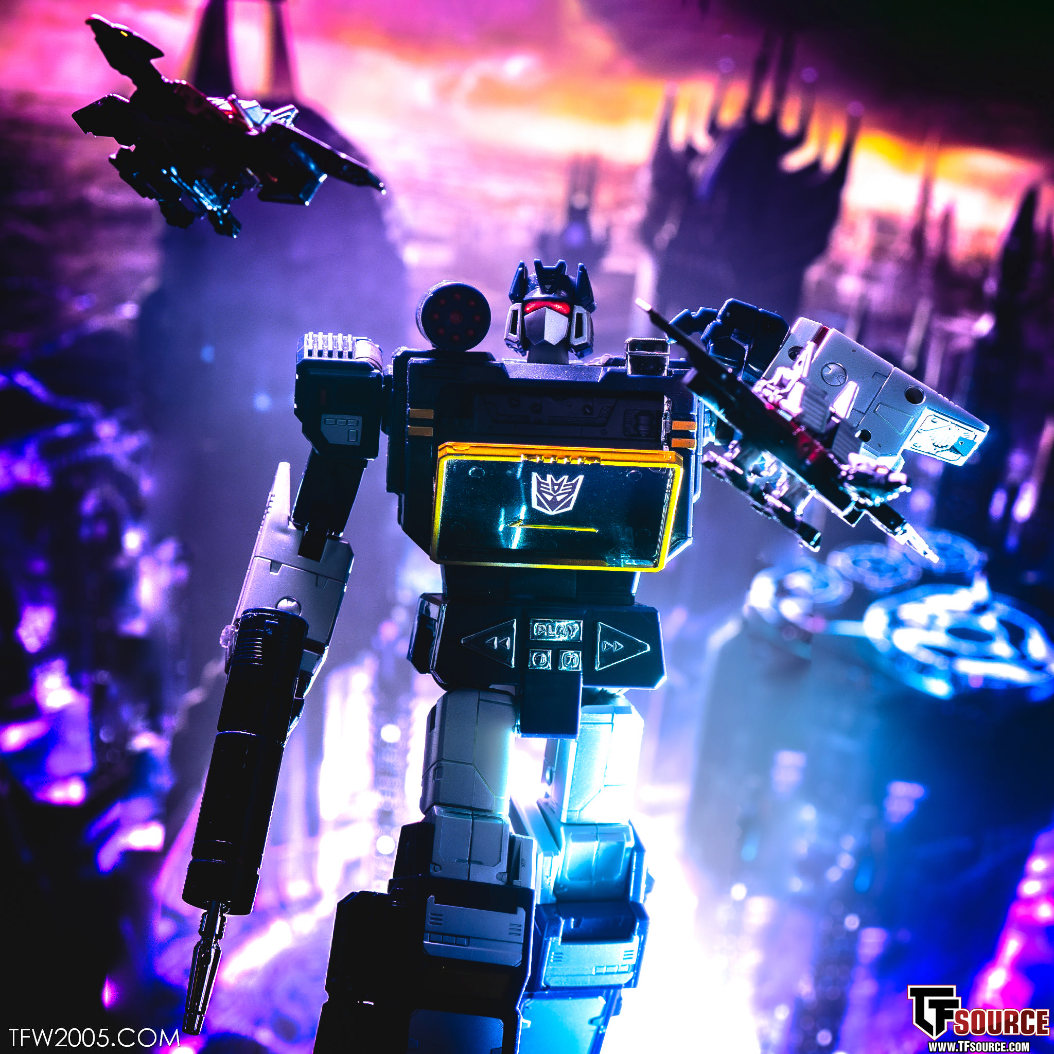 Soundwave with Laserbeak - Transformers Toys - TFW2005