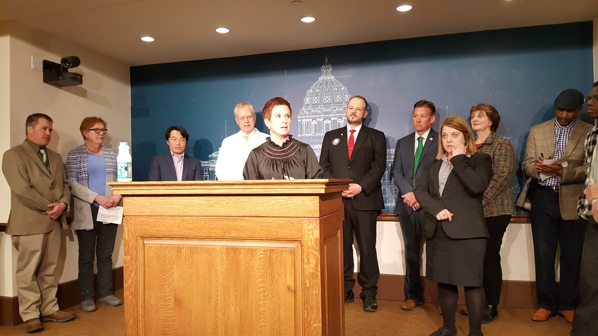 We joined health advocates, @MN4HK and Sen <a href="/karlabigham/">Karla Bigham</a> and <a href="/RepJeffBrand/">Jeff Brand</a> to announce today #HealthyKidsMealsMN bill making milk &amp; water default kids meal choices. Let's make healthy choice = easy choice. #mnleg