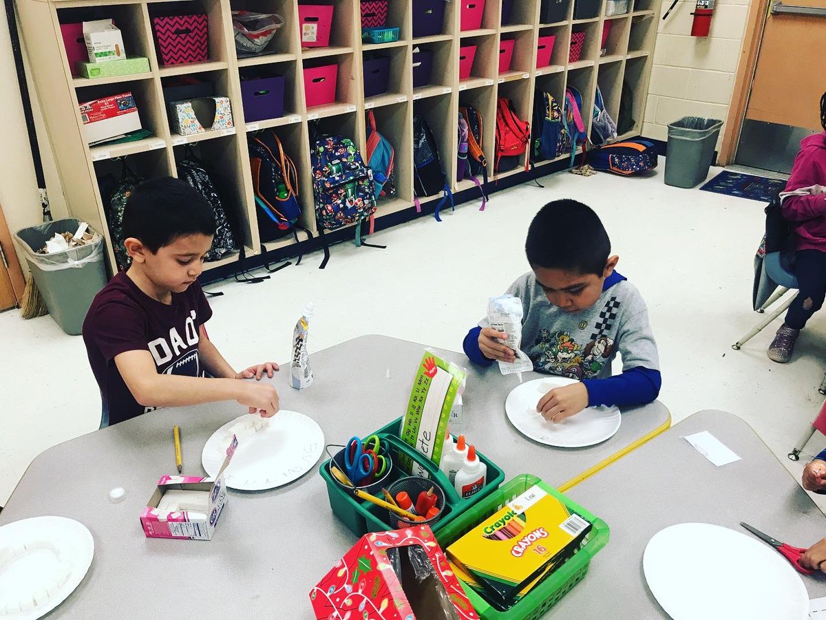 GLDDbacks's tweet photo. Kindergarten read the three little pigs for reading. Mrs. Smith’s class worked hard to make strong sugar cube houses to protect the piggies. #GradeLevelOfTheWeek #Dbacks #GLDIsThePlaceToBe https://t.co/iWlR273HO5