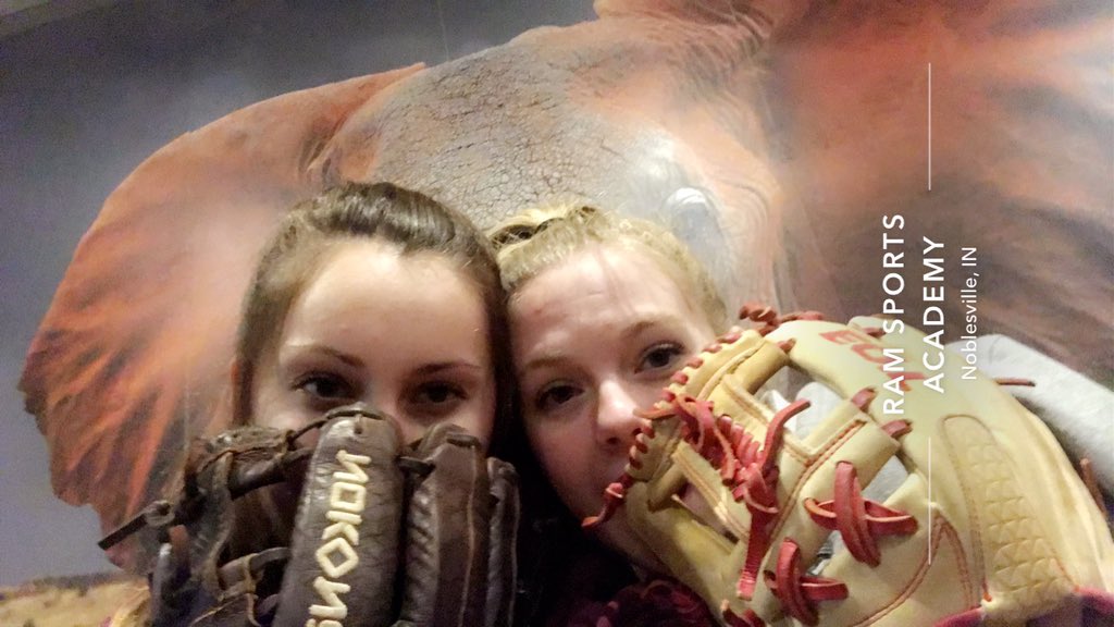 TayHodgen's tweet photo. Love Tuesday nights with @iuzoid !!! #softballing https://t.co/a0L0eBHAOE
