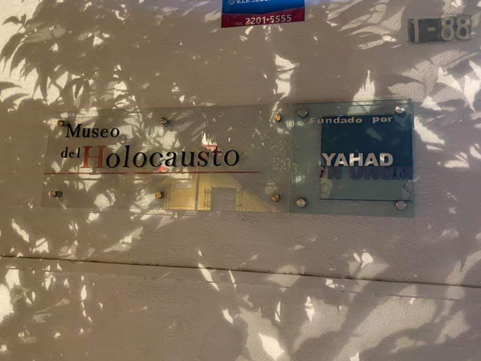 Michal_Chojak's tweet image. Proud to participate in the inauguration of the permanent exhibition of the @MDHGuatemala founded by @yahadinunum. It is the first museum dedicated to the Holocaust in Central America. #BeyondMemory