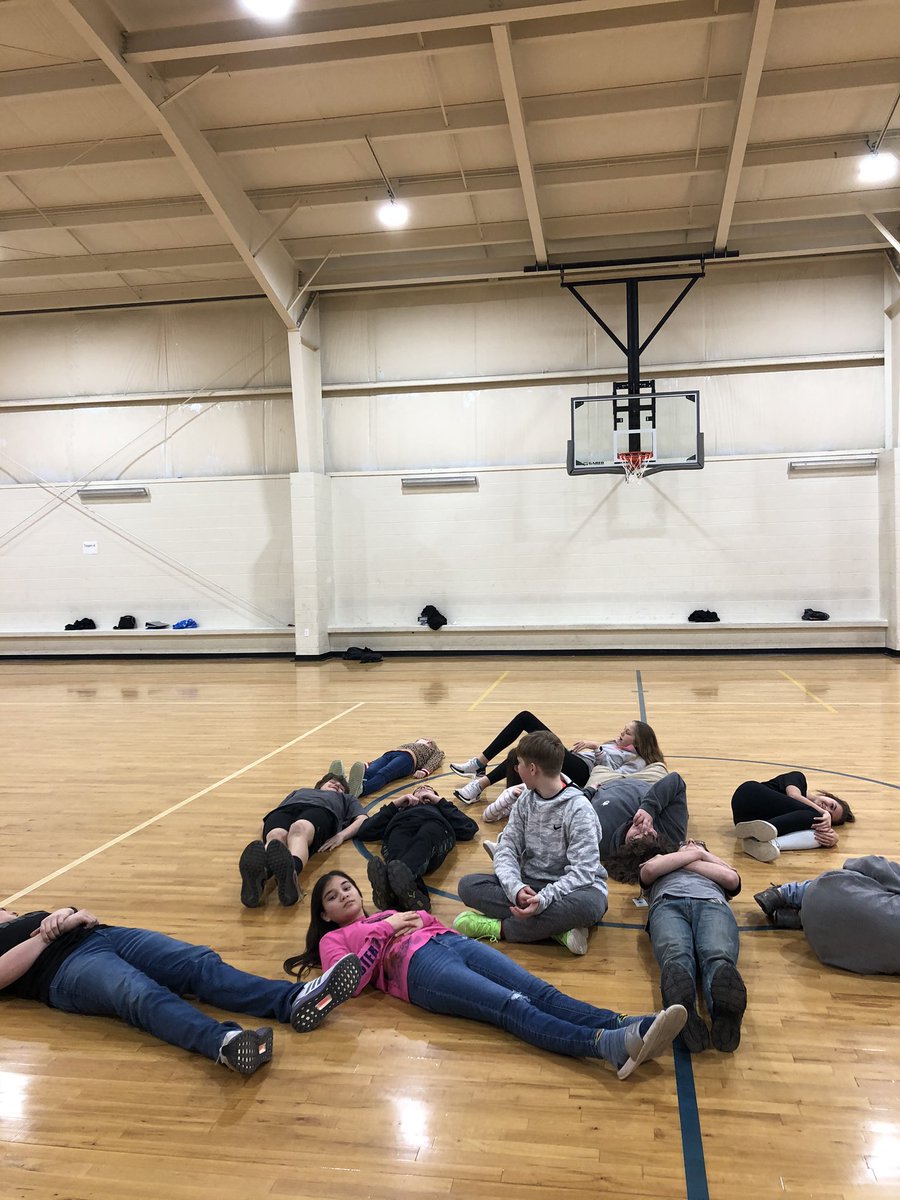 iamphillipt's tweet photo. PE students learning to use their #strengths to communicate and form fun shapes and letters in team competition. #Bomberpride #mhjh @KyleMcCarn @BradMor76869215 https://t.co/Ll6nkV8Mgc