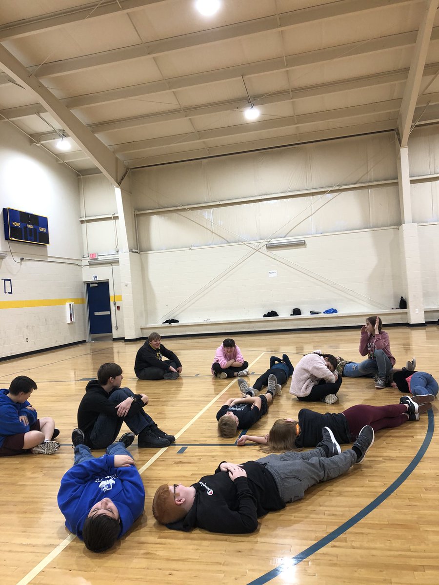 iamphillipt's tweet photo. PE students learning to use their #strengths to communicate and form fun shapes and letters in team competition. #Bomberpride #mhjh @KyleMcCarn @BradMor76869215 https://t.co/Ll6nkV8Mgc