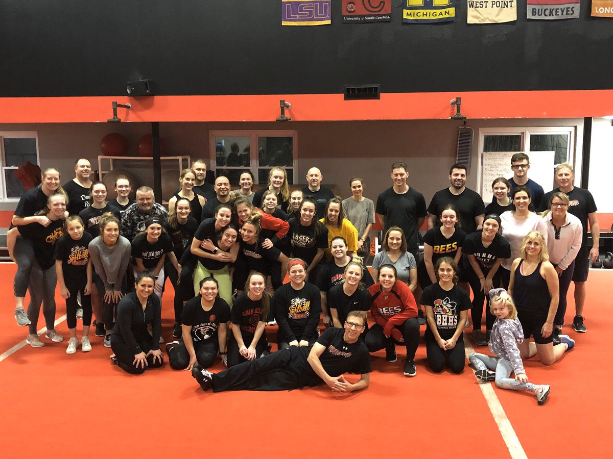 GREAT turnout for bring your parent to workout tonight. Way to show your parents how it’s done! Only 6 short days till tryouts :) Go Bees❤️🥎