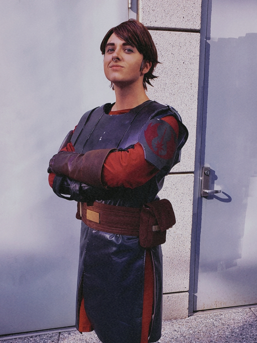 MiyakoCon's tweet photo. Cosplay Contest MC @Hildurgalaxy is a PNW Cosplayer &amp; Entertainer! Dressing up has always been his favorite outlet. Always admiring the passion others put into their work, he believes that Cosplay is for everyone and he’s set out to make sure. Check him out on IG! #miyakocon https://t.co/xC63JgZgHx