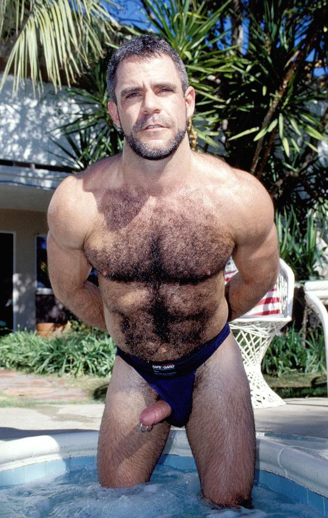 DADinHOME's tweet photo. 📸 Hairy Daddy 1948
#muscles #bigcock 

Daddy : Jeff Allen

#DADinHOME https://t.co/VwvGsqILG4