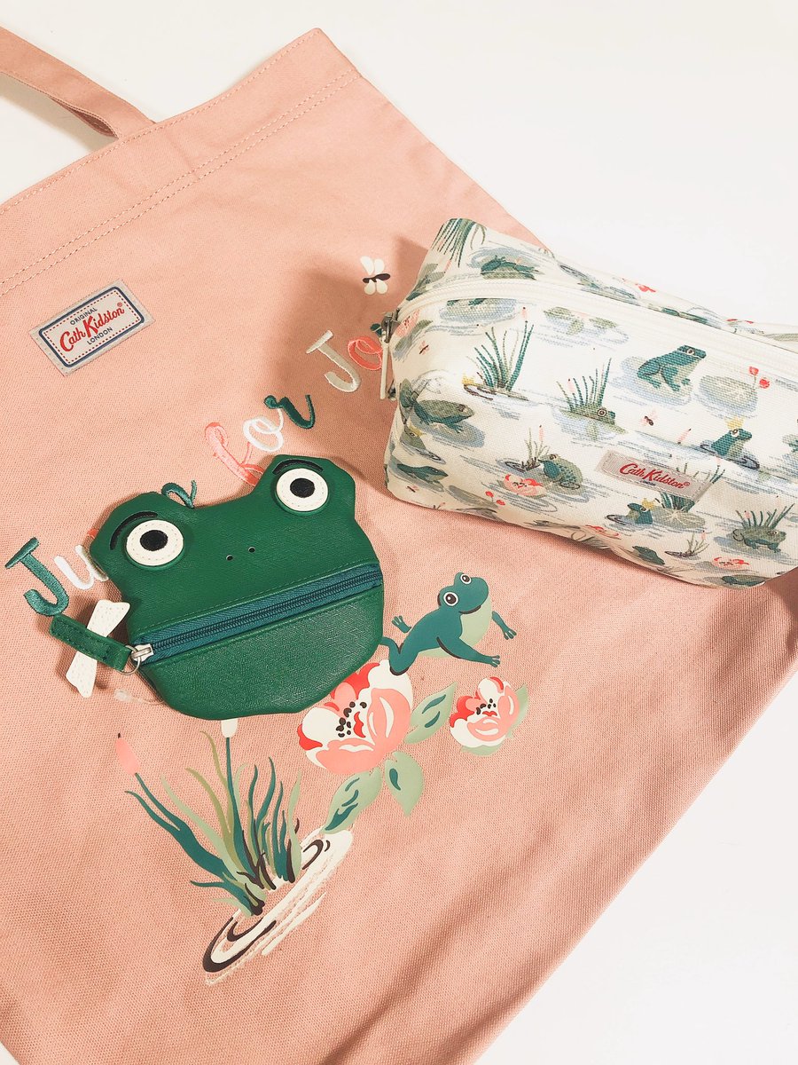 横浜ロフト Sur Twitter もうすぐ春 ファッションの売場に Cathkidston のかわいいビンデージ花柄やカエルモチーフの小物が入荷しております 春のお出かけが楽しみですね キャスキッドソン 横浜ロフト