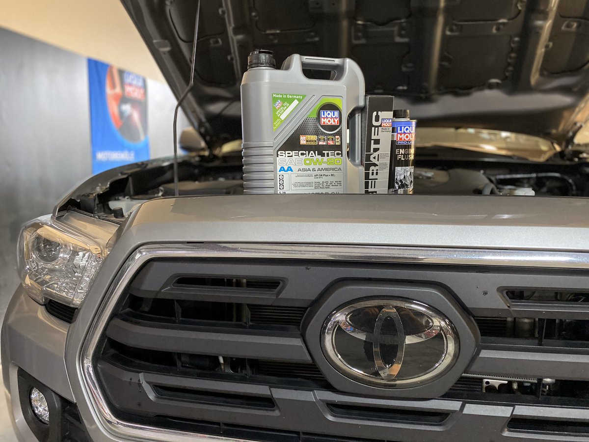 IconicAutoATL's tweet photo. Using the best fluids and additives 🏁
@LiquiMolyUSA 

#iconic #automotive #performance #liquimoly #repair #oilservice #ceratec #engineflush https://t.co/UeGE1RywR5