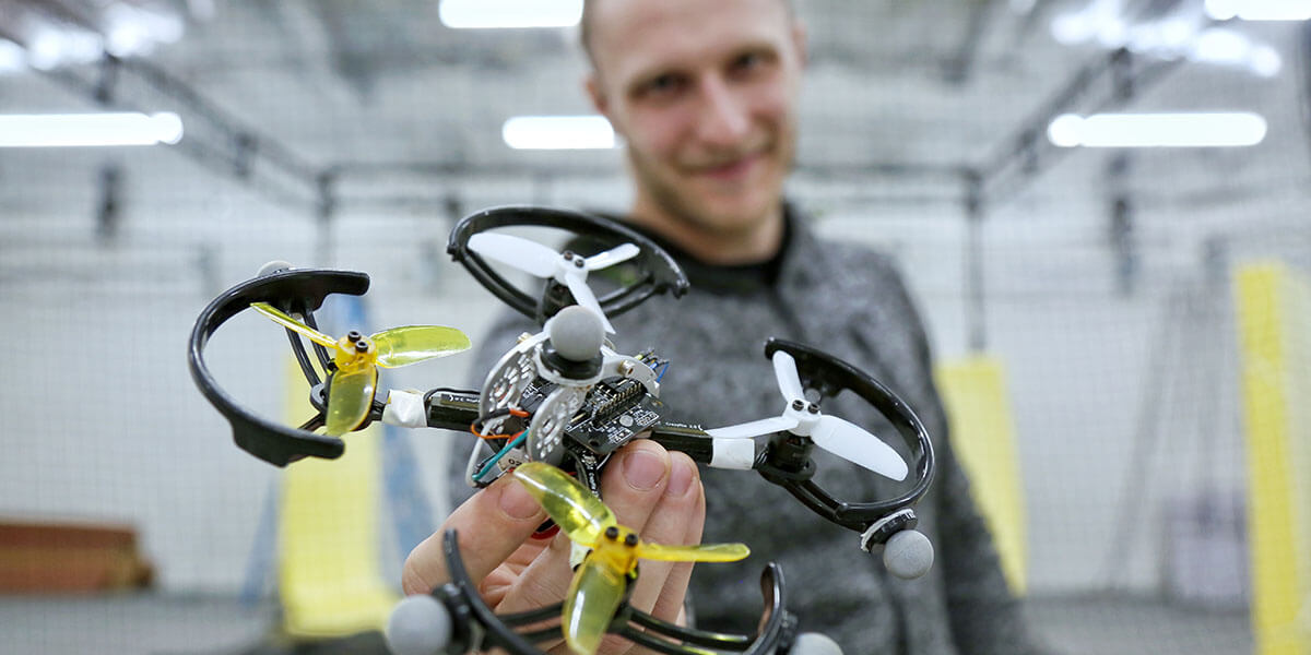uscresl's tweet photo. Interested how well drones can fly with RL? 
Take a look at this work from RESL and ACT: 
https://t.co/zTGYGnA3i5 https://t.co/0Wj0A4V0dy