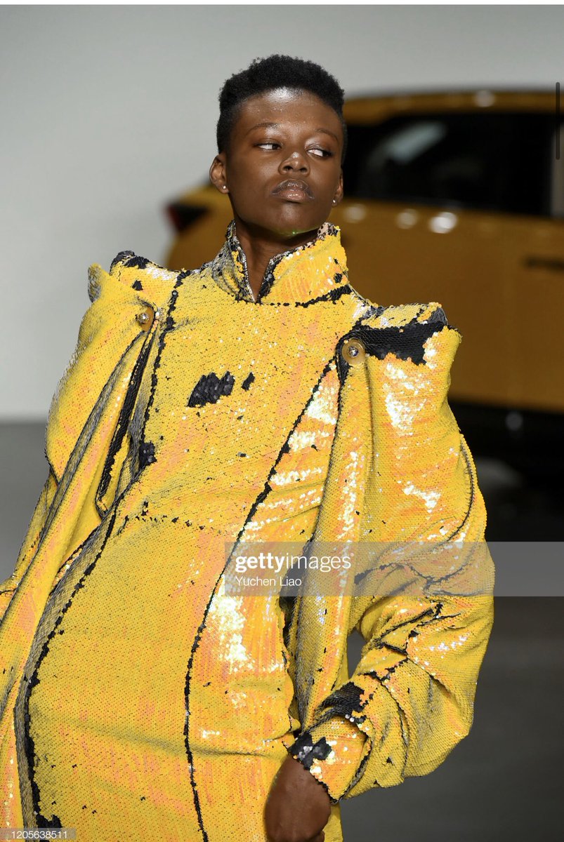 DelesaArcher's tweet photo. #nyfw2020 #guyanesegirl #glow #melaninpoppin #chinafashioncollective #
experience #nyfw #theshows #clairelin #vogue #sheguanghu #statue #wella #makeup #runway #amazing #models #runway #yellow #nyc #trophy #nycmodel https://t.co/zk1DeDBECZ