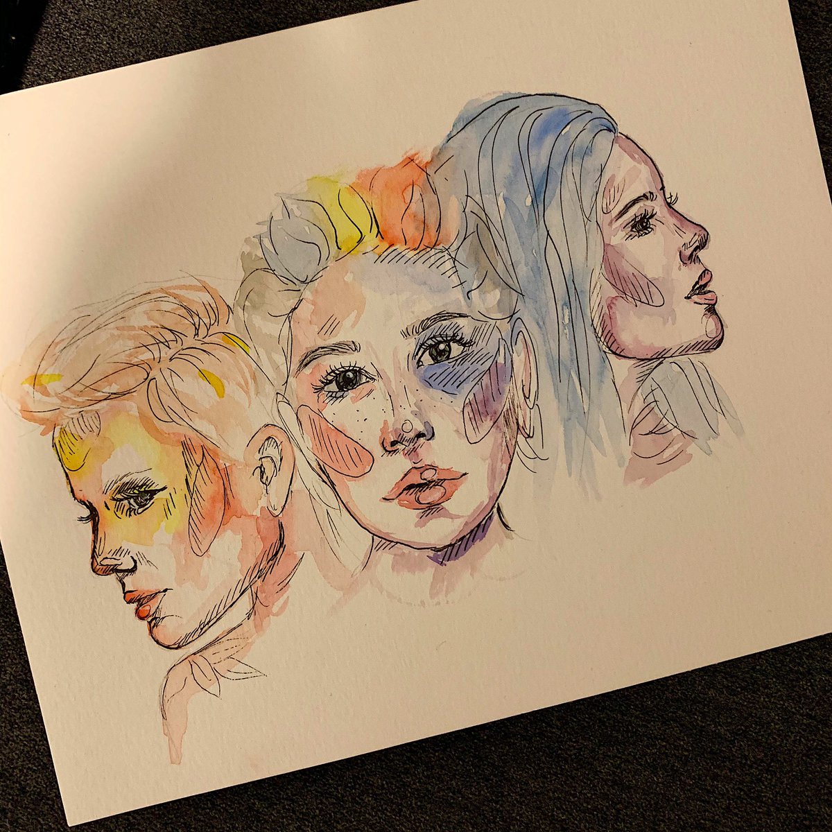 94shalseylwt's tweet photo. ((there’s an ancient saying that you have 3 faces.
from badlands to hopeless fountain kingdom to manic✨))
some late night art🤍 https://t.co/bcGjj8yD4Q