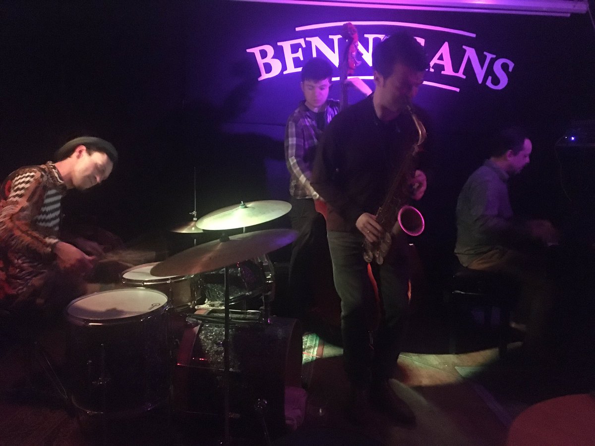 thomgoldsmiths's tweet photo. Not jewellery but Jazz at Bennigans with the Murphy Brothers quartet , david lyttle on drums, Jason Rebello on piano. World class jazz on John Street https://t.co/6d5UEq1gE8