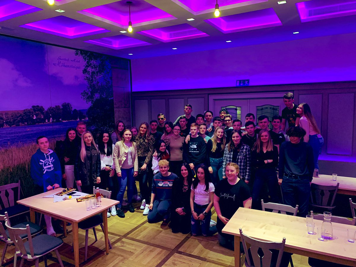 BCHSPE's tweet photo. Ski squad: Day 4  The Dream Team 👌🏻 #bchsskitrip2020 #lovebchs #Lifeatosborne https://t.co/zbhSFdaCj3