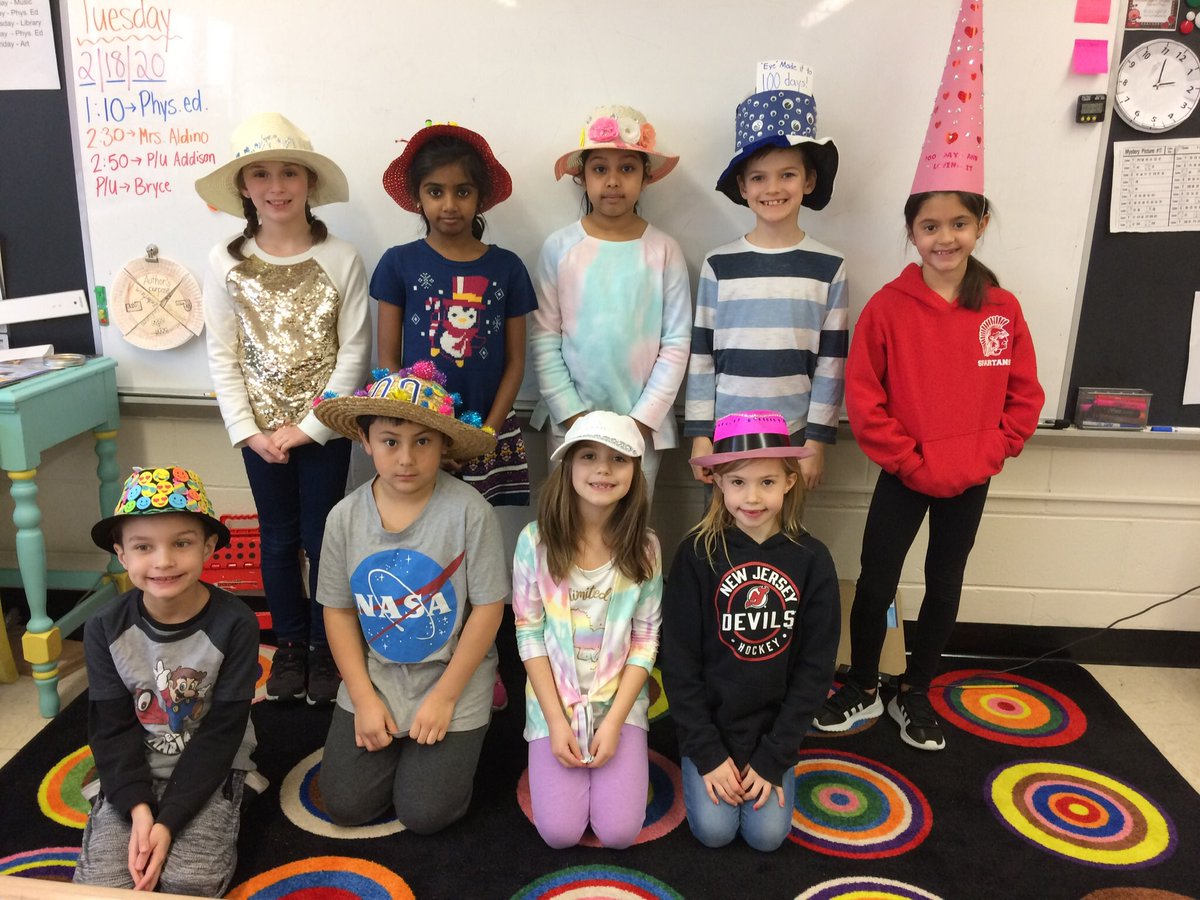 mmlarkin1211's tweet photo. 100th day smarter! Amazing hats by room114@OTES https://t.co/K4k1gmuNzN