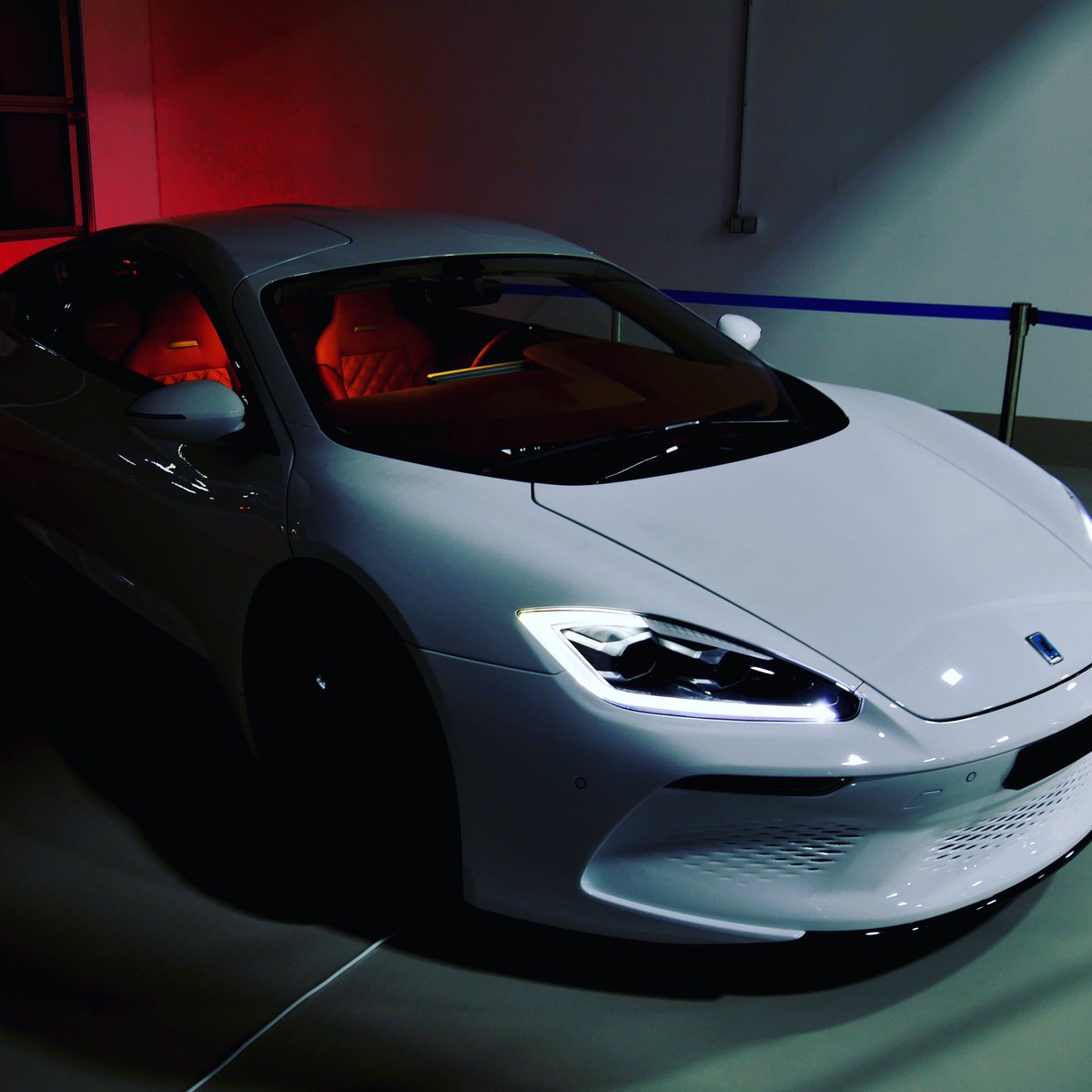ISDERAofficial's tweet photo. 15mi. After Midnight and the beast is about to come out #isdera #lights #yesthereis #DriveTime https://t.co/KgtKb1h4HR