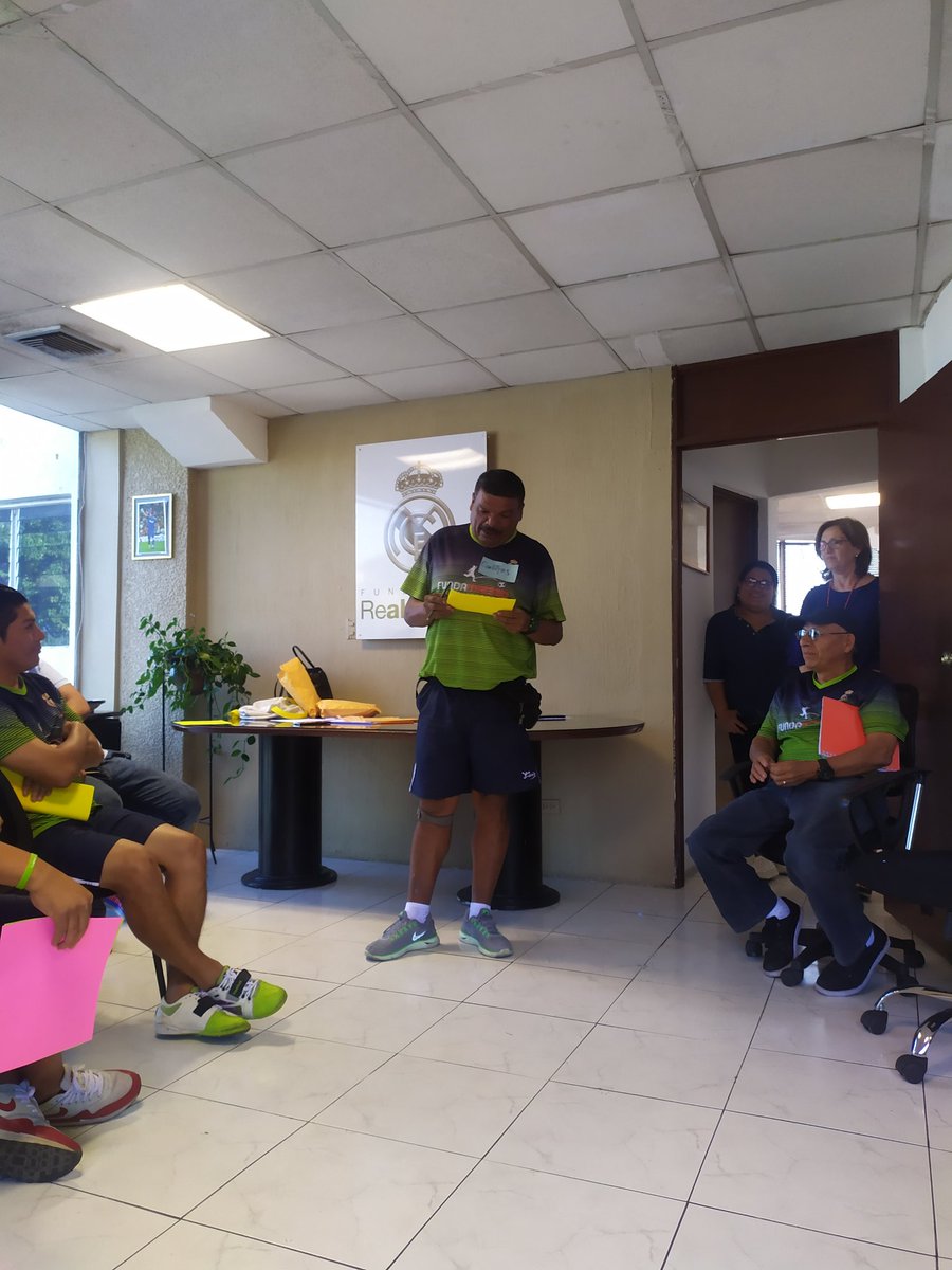 fundamadridsv's tweet photo. Terminando nuestra jornada de capacitación📝
-
#ProyectArte @InjuveSV
#YoSoyFunda #FutbolParaFormar https://t.co/a0nUlLtlDp