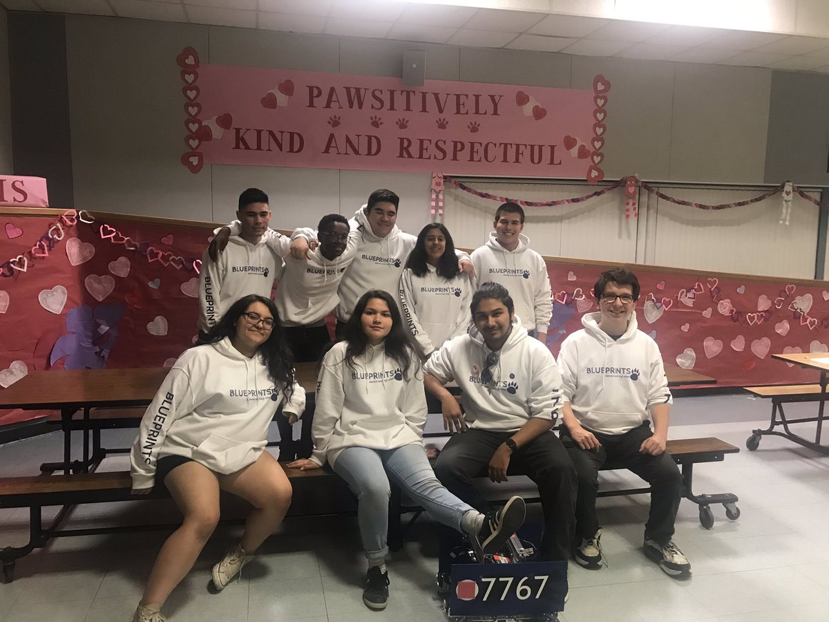 PomonaUnified's tweet photo. Thank you to this amazing group of young students who put a robotics night together for our Kellogg Panthers! Thank you for sharing your passion! Good things happen when people lead with their hearts! #proud2bepusd @blueprints7767 @DiamondRPUSD @KelloggPUSD https://t.co/06FPZO0Er1