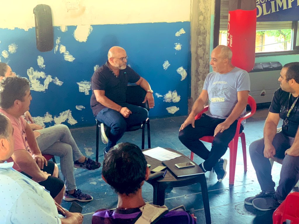 barquerogaby's tweet photo. Visitamos el #ClubMarina de #CastelarSur, una institución muy importante en el distrito. Hablamos con profesores y miembros de la comisión directiva para impulsar un trabajo conjunto, con el objetivo de fortalecer el club y promover el rol social del deporte. https://t.co/XYD8AcASbW