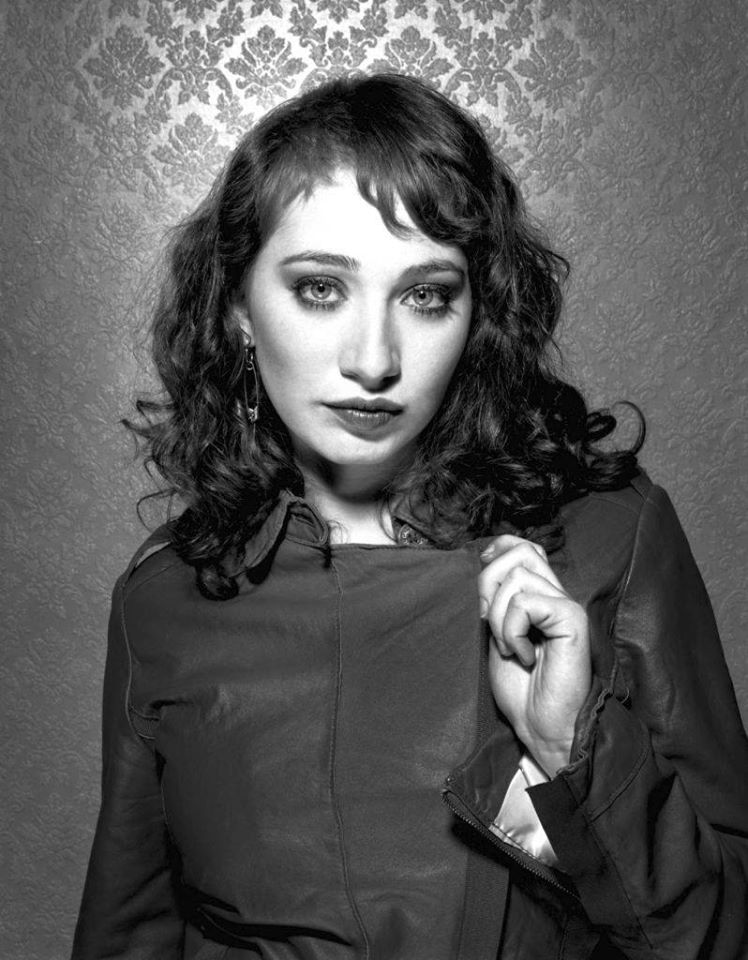 Happy Birthday to Regina Spektor who turns 40 today! 