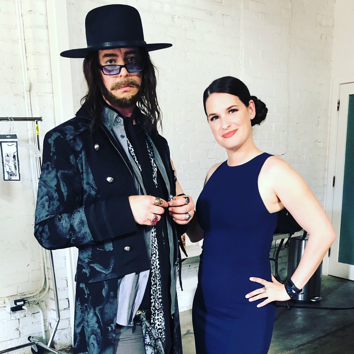 CaraSantaMaria's tweet photo. Did you see last night’s episode of
#BrainGames on @NatGeoChannel? 🧠🧩
Yes, that is @ColinHanks incognito as “Giannis Patch.” #HaloEffect😇 #HornEffect😈 https://t.co/PbsoZqFIvH