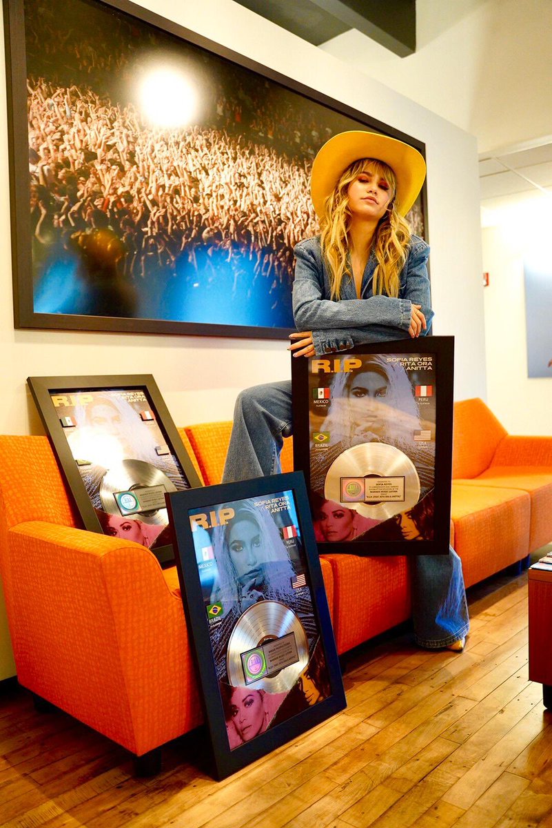 palomahecht's tweet photo. 7 x Platinum #RIPtotheBS ๐ง๐ท๐ฒ๐ฝ๐บ๐ธ๐ต๐ช๐ฟ๐ฟ๐ฟ๐ฟ๐ฟ๐ฟ๐ฟ @SoSofiaReyes https://t.co/i7WHvAZKQ5