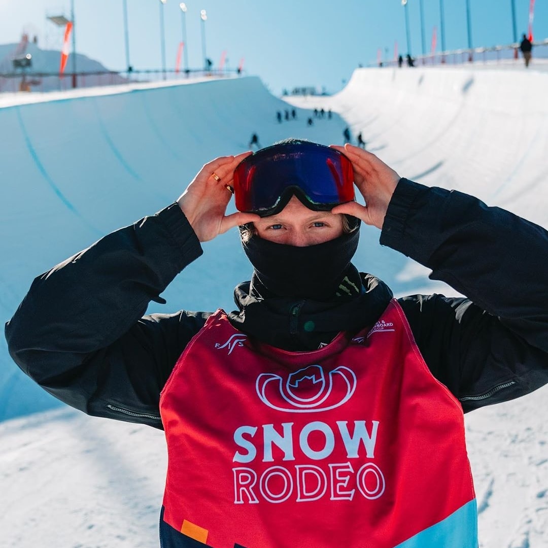 GiroSnowCO's tweet photo. Clarity. 🏂: @jason_wolle #girosnow #seevivid https://t.co/f2YTHQxWzU