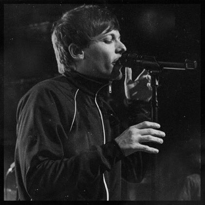 34 days to goI know I keep bringing this up but every time we see Louis perform live you can see him growing with more confidence as each show passes showing the world what he can do with his vocals that hold such powerful emotion/passion that shines through effortlessly.