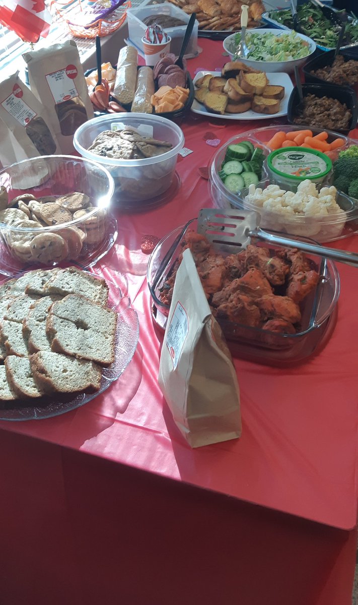 BlueAshes5's tweet photo. We spend family day with our work family eating some delicious food at #HNCC #familydaypotluck #bestteamever #blueashes #secondfamily #workfamily https://t.co/TWU2kn3BFy