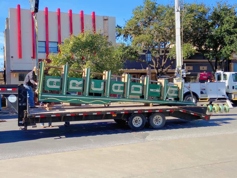 thearcadialive's tweet photo. Safe travels to our beloved blade!! Can’t wait to see you back and fully restored!! #arcadiablade https://t.co/KHUZOvH2ey