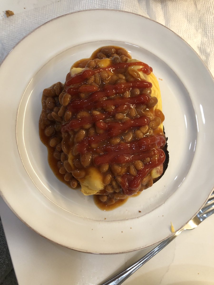 MarkRicht's tweet photo. Hot dog delight! My favorite birthday dinner! https://t.co/yaNAPQtM5M