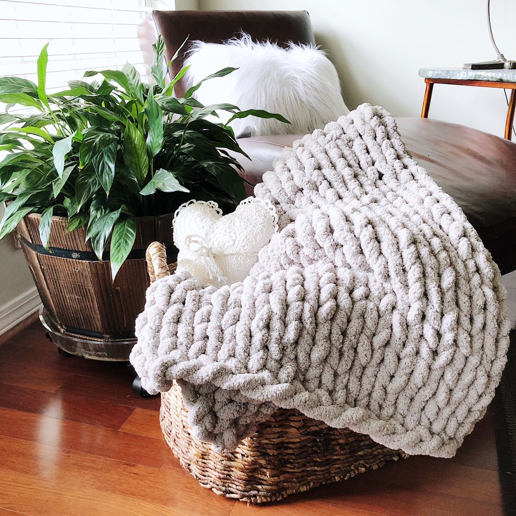 FairhopeArtist's tweet photo. I’ve been making blankets. https://t.co/8HLmMM7nwF