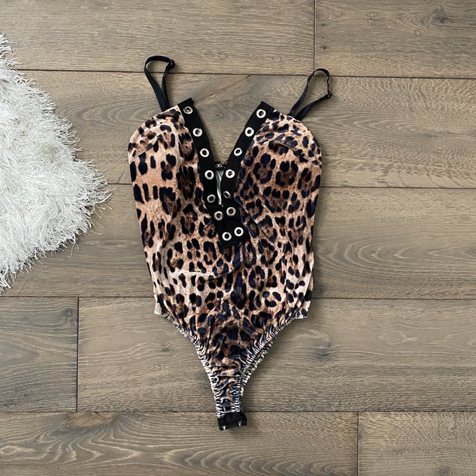 More items posted on my poshmark❤️all for just $5✨ https://t.co/U1XYBMIQUX https://t.co/TwskSviZUm