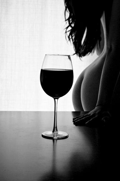 4YOUR_EYES_ONLY's tweet photo. There's never a bad reason to come enjoy a nice glass of wine ... We can however think of quite a few extra sexy ones.  ;)

💋🍷Happy National Drink Wine Day 💋🍷from the very lovely ladies @ #FORYOUREYESONLY &amp; #LANDINGSTRIP xoxo

#BOTTOMSUP #BOTTOMSOFF #STRIPCLUB #TASTY #SEXY https://t.co/xwiMyrM9Ai