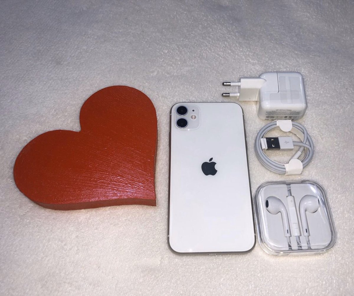 Parazinhodocort's tweet photo. Qualquer 1 de presente já estava bom🍎📱❤️🥵 #CarnavalTaAi. #Vemm #MelhoresPreços https://t.co/1JX29d8nCZ