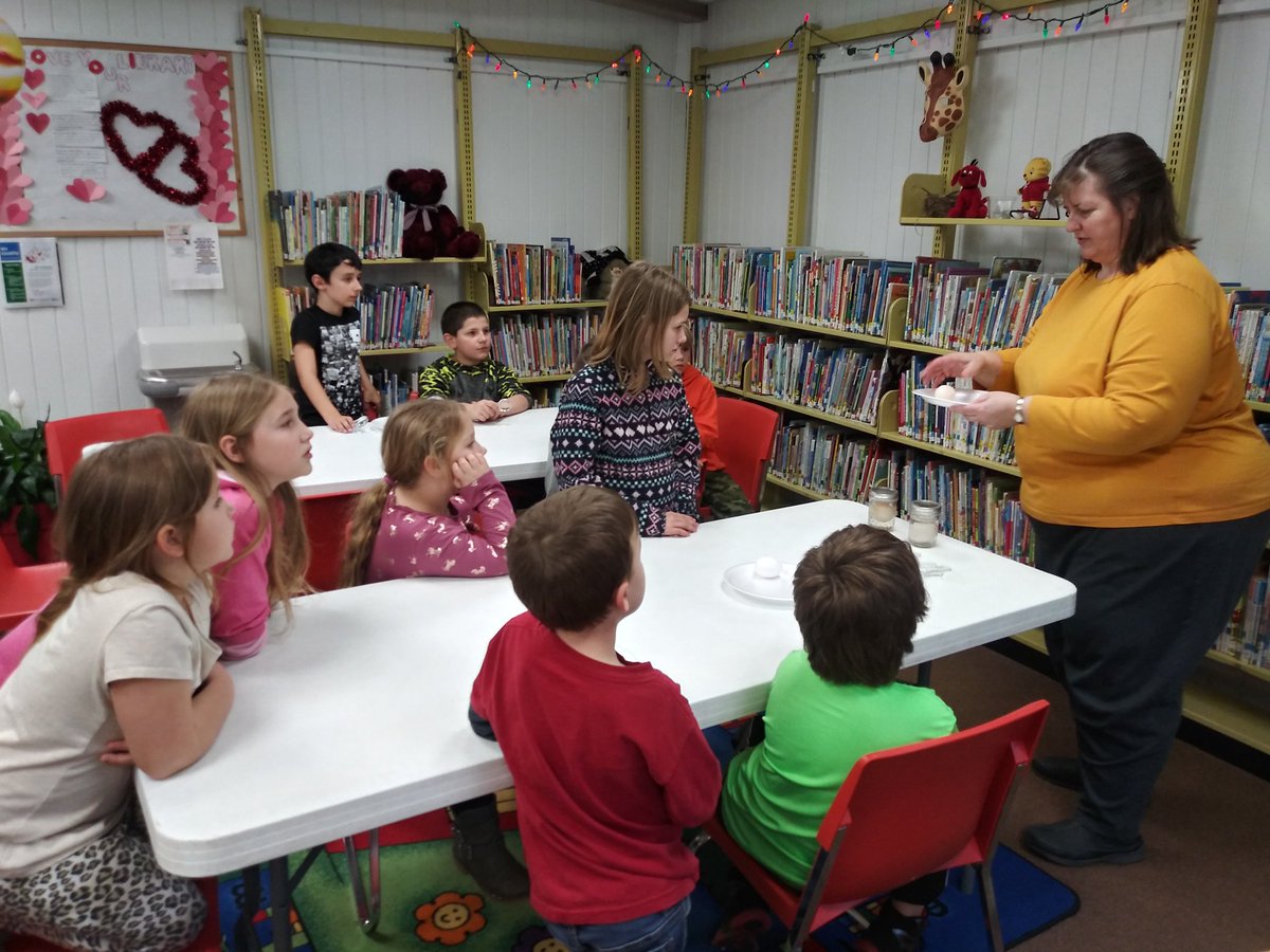 BurnsvilleWVPL's tweet photo. Ms Debbie from WVU Braxton County Extension was with us this evening at Hands on Reading. She did "egg"periments with the kids. They all had a lot of fun! #wvlibraryprogramsrock #4Hissocool #lightsonafterschool https://t.co/VVv0Gmnc03