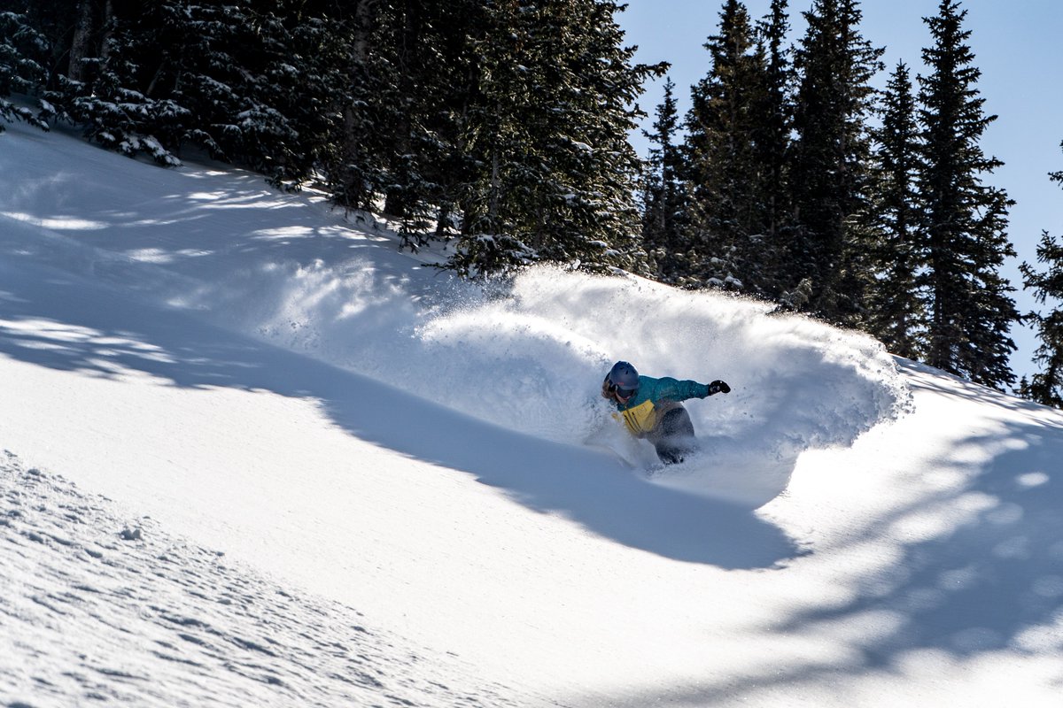 Snowbird's tweet photo. If you want to know what a good time looks like, check out Harrison Fitch and James Fleege... they know how to have fun. #SnowbirdSleepRepeat #Sun #Powder
π·: Andrew Wasilewski https://t.co/8Av31H6xcU